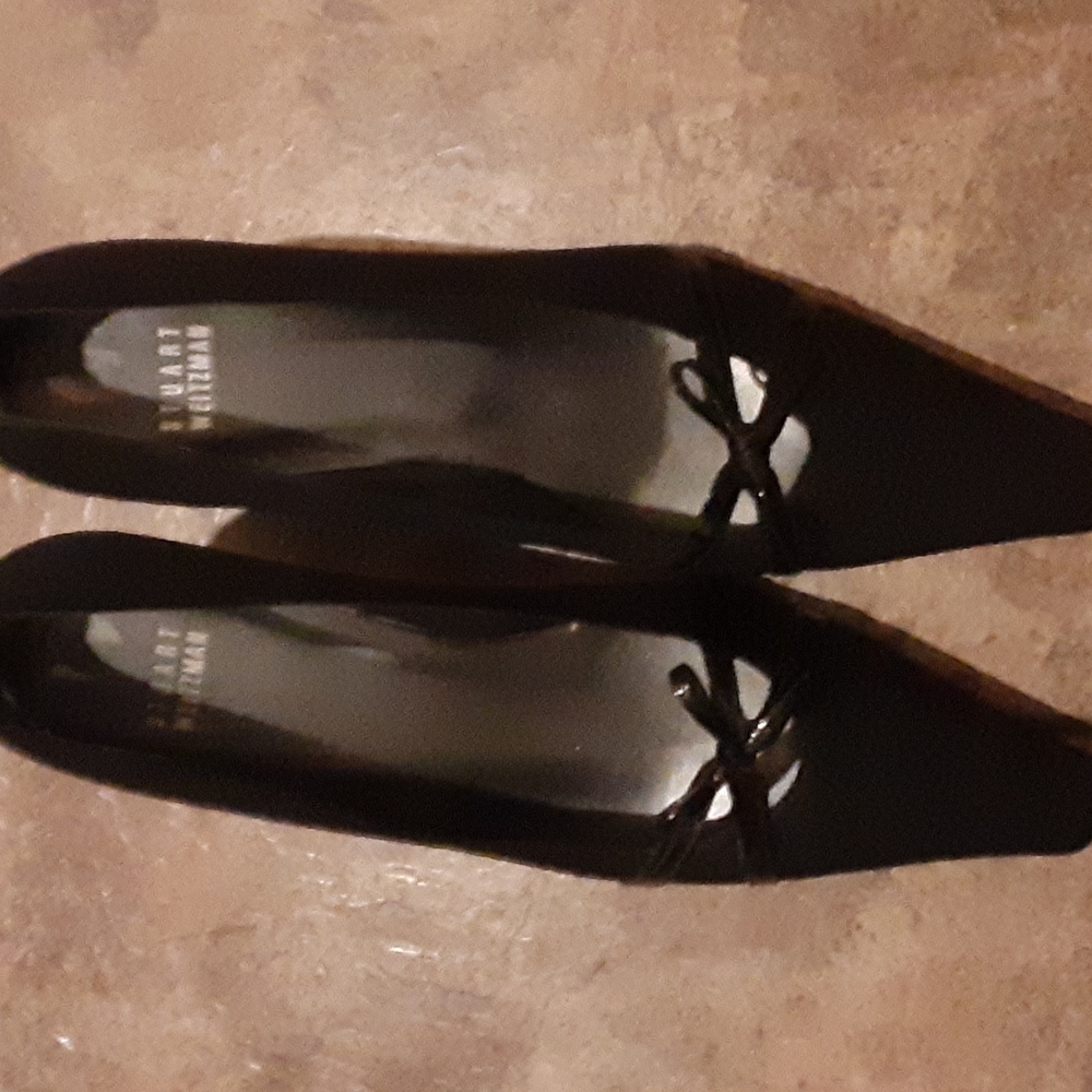 Stuart Weitzman kitten toe pumps black